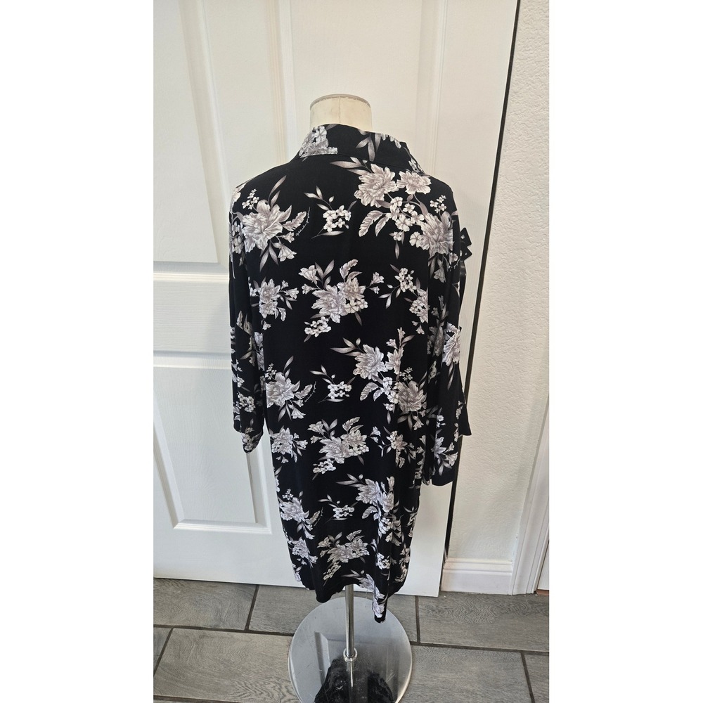 Spiritual Gangster Floral Kimono Robe OS Black White Open Front Tie Waist - Picture 4 of 5